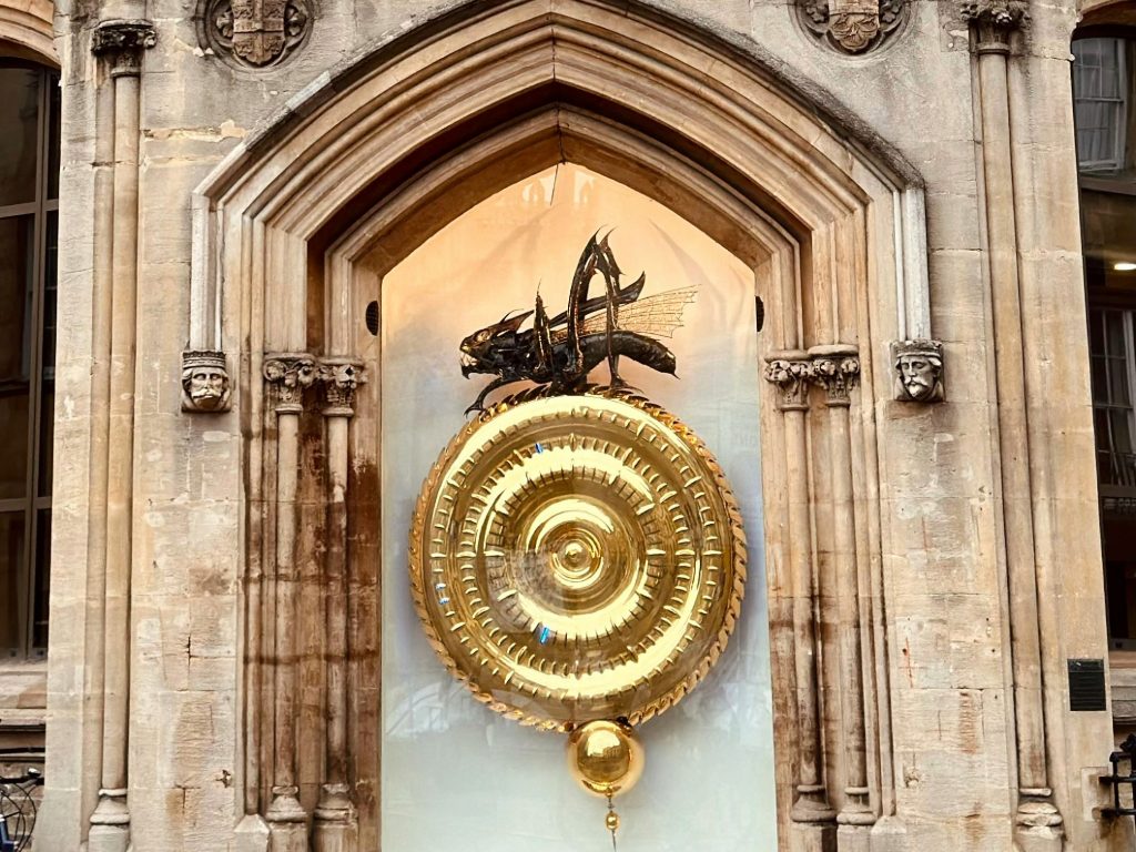 Corpus Clock- Peculiar timekeeper devours moments