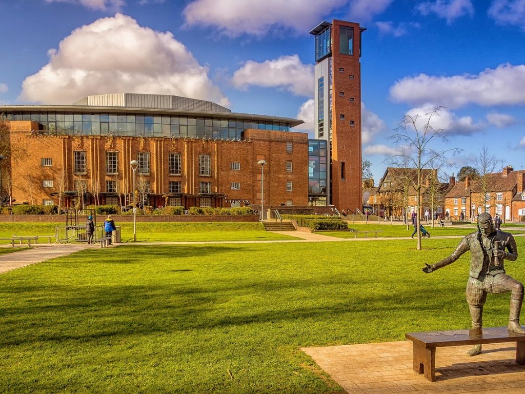 Home of Shakespearean theatre, the Royal Shakespeare Company brings timeless stories to life in the heart of Stratford-upon-Avon.