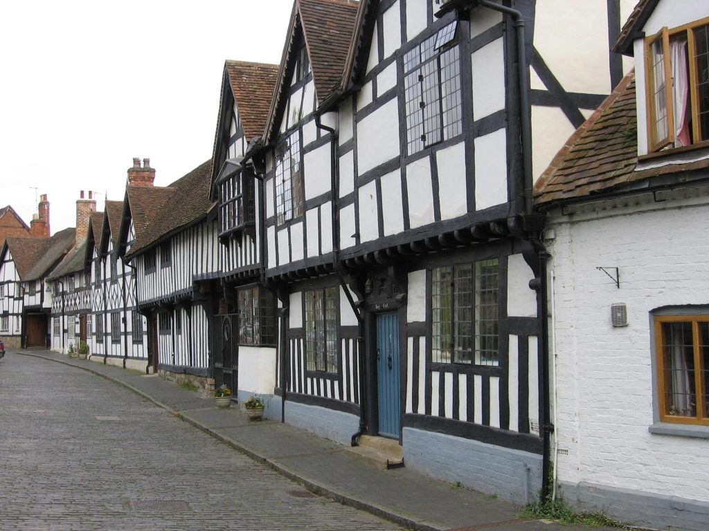 Wander through the timeless charm of Stratford’s cobbled streets, where history lingers at every corner.